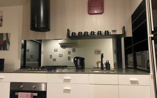 Bright 1 Bedroom Apartment in St Kilda