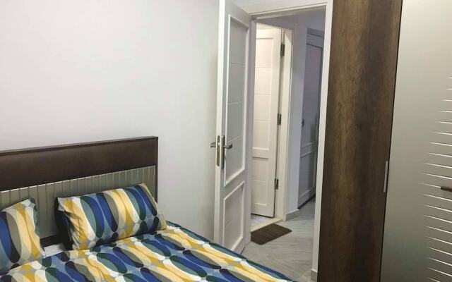 Cozy Pool Level 1-bed Apartment