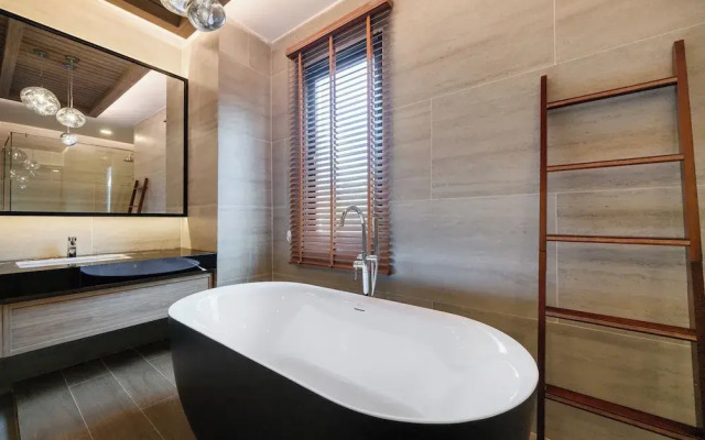Mövenpick Pool Villa 6BR