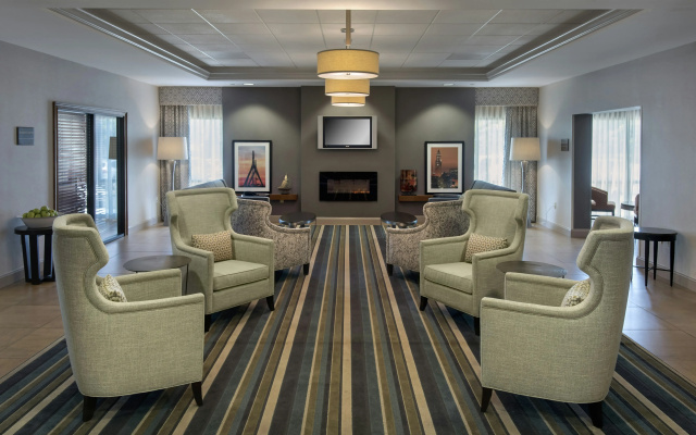 Hampton Inn Boston - Logan Airport