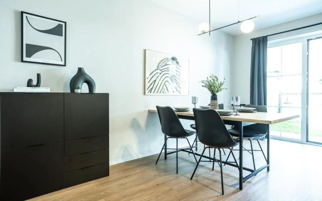 Oskar Apartments