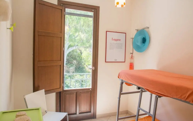 Orange Apartment 100 Meters From The Sea