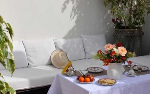 Art riad au bord de la mer