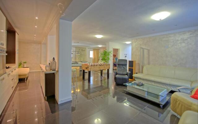 Villa Raffaela by PosarelliVillas