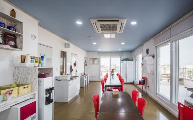 Big-O Show Guesthouse - Hostel