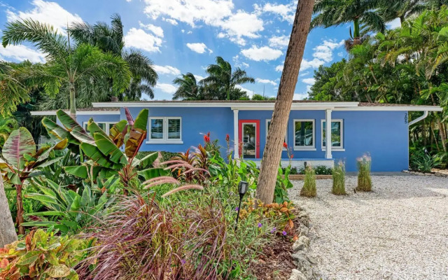 Sea La Vie - 205 - 55th