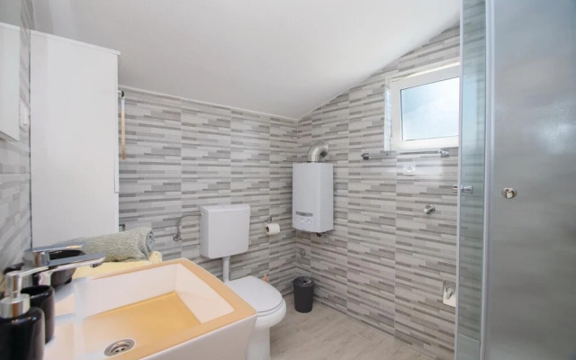 Beautiful Home in Vela Luka With 2 Bedrooms and Jacuzzi