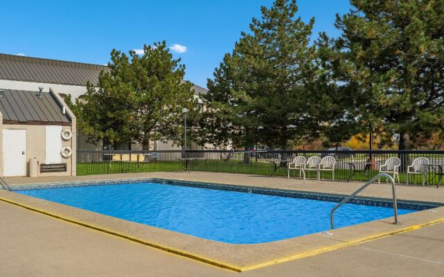 Quality Inn & Suites