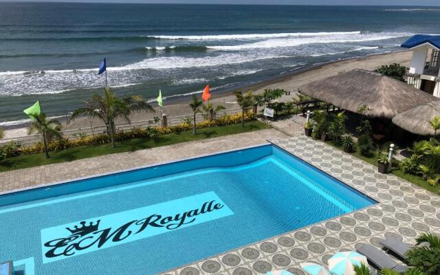 EM Royalle Hotel & Beach Resort