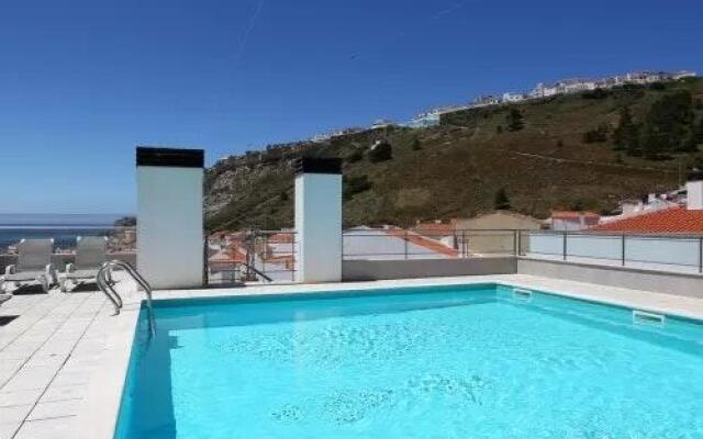 ALTIDO Nazare 3-BR Flat w/Terrace & Rooftop Pool