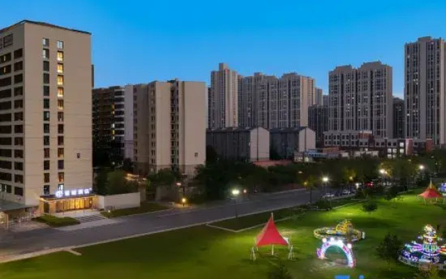 Starway Hotel (Xi'an Eurasia College)