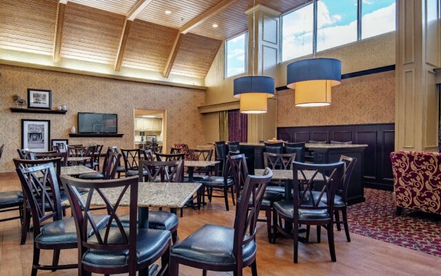 Hampton Inn & Suites Williamsburg-Richmond Rd.