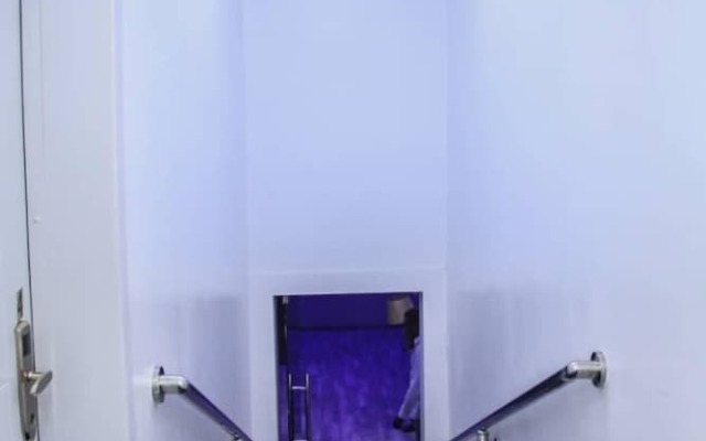 PoshLux Executive Hotel