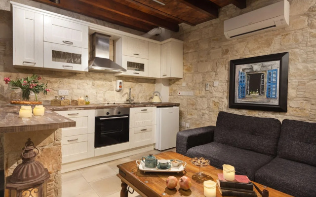 Oinoessa Traditional Boutique Houses
