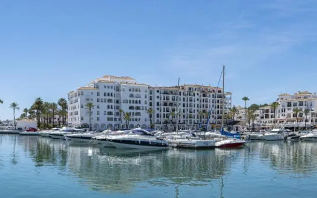 2218-Duplex first line beach with sea view