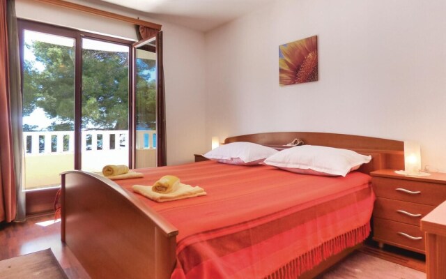 Beautiful Home in Jesenice With Wifi and 3 Bedrooms