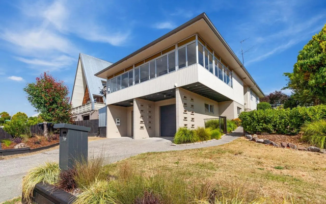 Relax at Richmond Heights