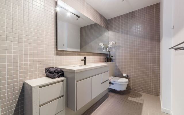 Exquisite 2 Bedroom Beach City Views