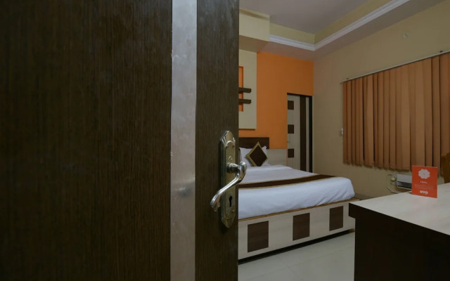 OYO 11923 Hotel Rajdhani Palace