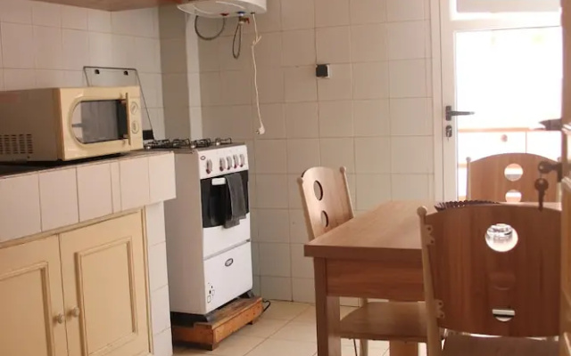 Quiet, Practical, Comfortable Apartment