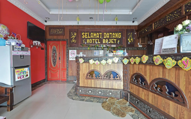 OYO 90792 Hezza Inn