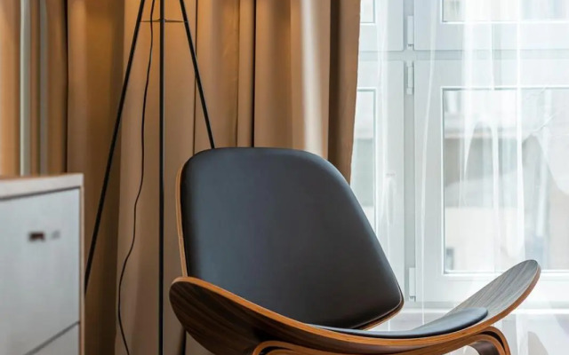 LUXURY & UNIQUE - TOP CENTER Apt. - 3BDR & 2 Baths