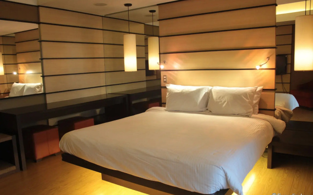 Soleste Suites