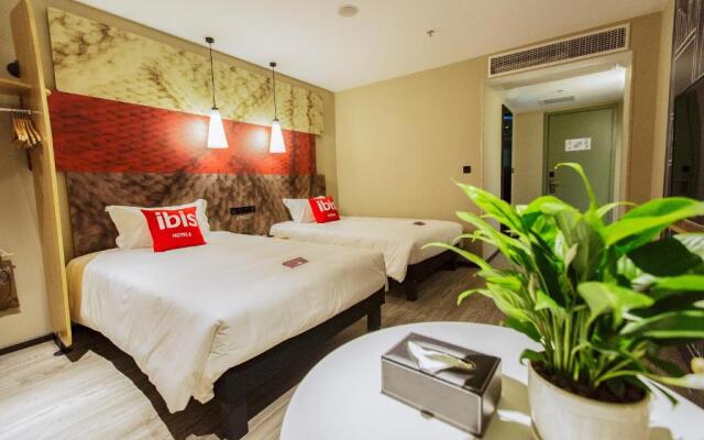 Ibis Neijiang North Railway station Hotel