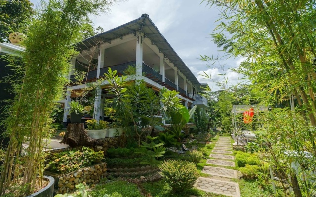 RedDoorz Premium @ The Heritage Bukit Lawang – Outside – Gotong Royong