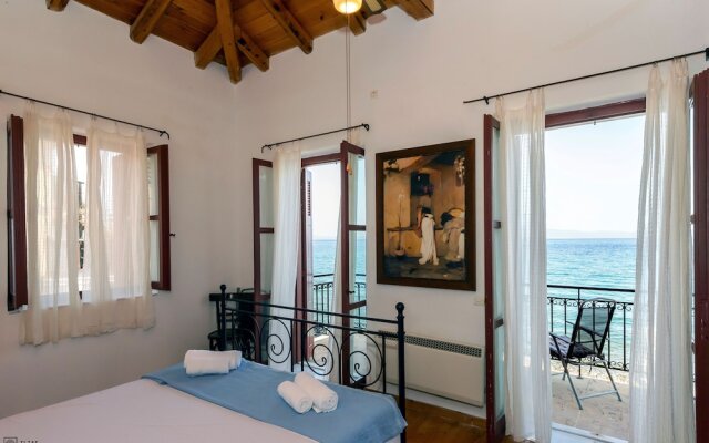 Waveside Sanctuary - Luxurious Seastone Villa