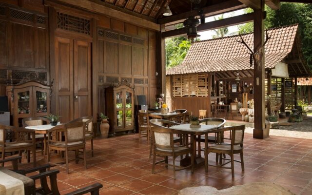 Ketapang Indah Hotel