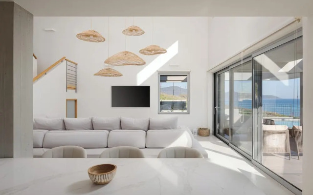 Luxurious Seafront Villa Karystos