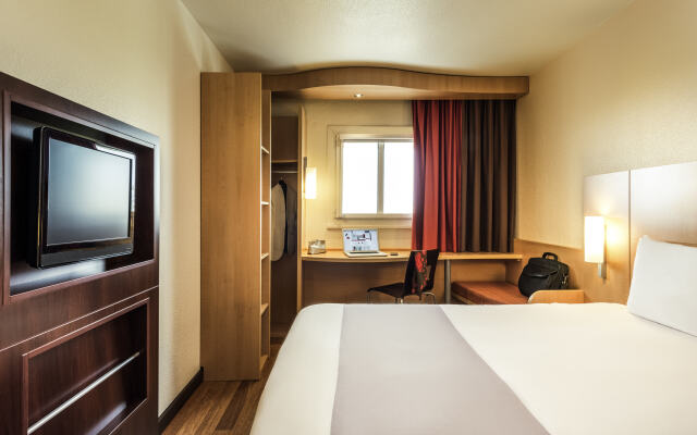 Ibis Paris Montmartre Sacré-Coeur Hotel