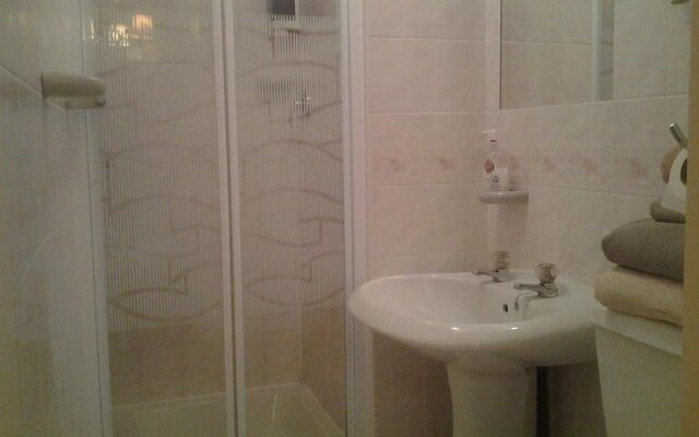 OYO Abbey Lodge Hotel