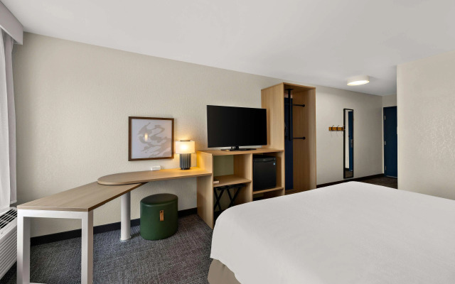 Spark by Hilton Tifton