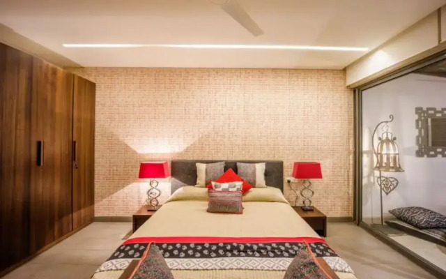 Elara by Hireavilla - 4BR w Infinity Pool Parra