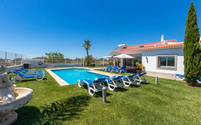 Maria in Albufeira With 6 Bedrooms and 5 Bathrooms