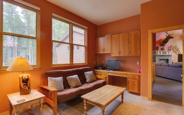 Hot Tub & Ski Shuttle: Rustic Breckenridge Retreat