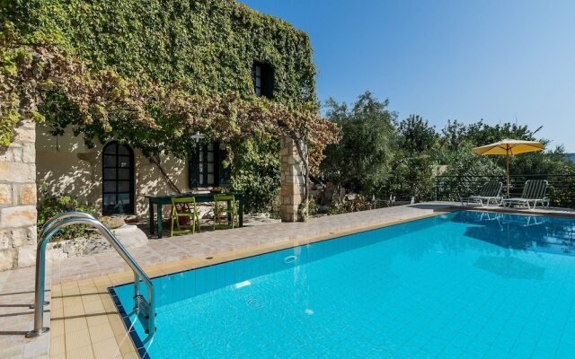 Ideal for family, small village close to beaches