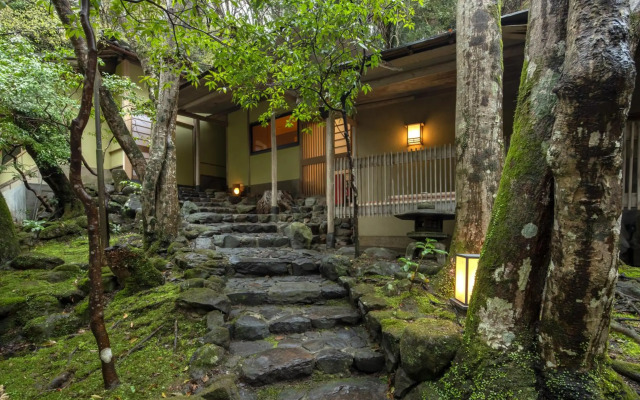 Tsukihitei Ryokan