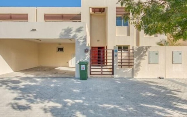 R&H 3BR Villa Living RAK Beach Access 167