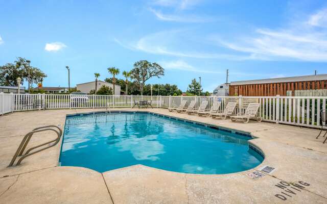 Americas Best Value Inn & Suites Brunswick