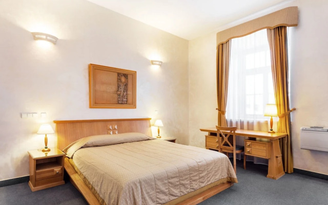 Atrium Suites