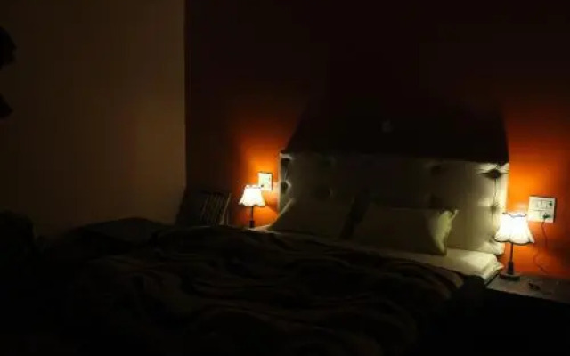 Annie Hotel & Restaurant