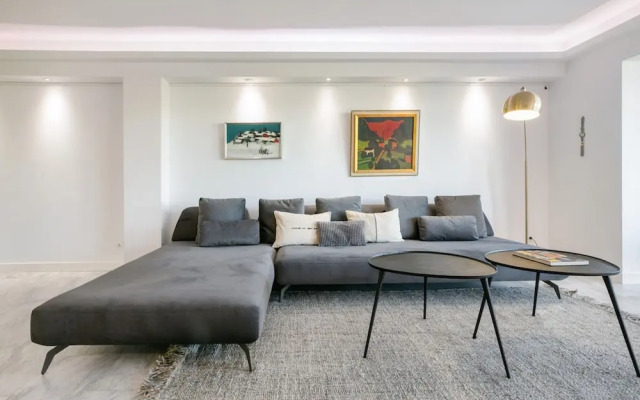 South Blue Luxury Apartment in Vouliagmeni