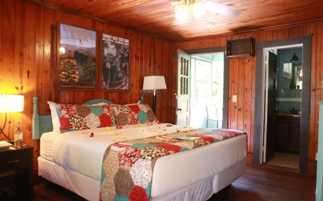 The Riverside Lodge at Chimney Rock