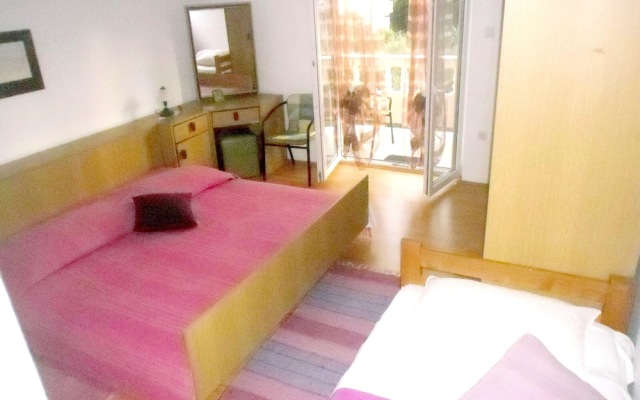 Two-Bedroom Apartment in Banjol