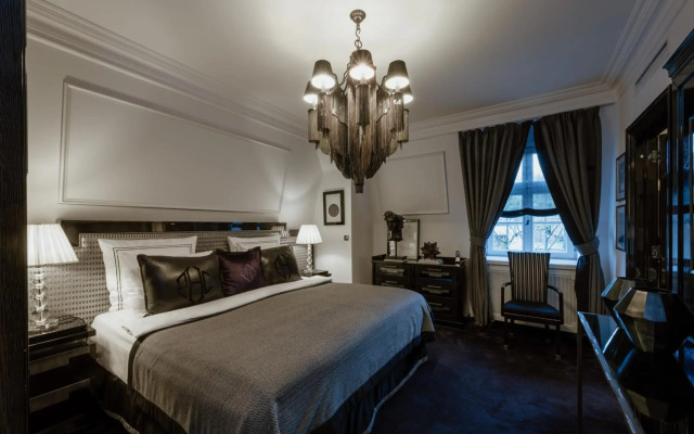 Schlosshotel Berlin By Patrick Hellmann