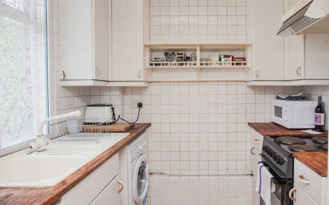 Unique, Quirky 1 Bed in Belsize Park