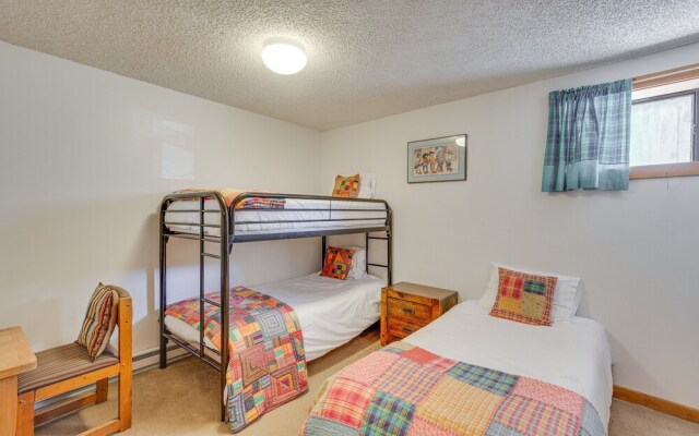 Spacious Ouray Townhome - Walk to Hot Springs!